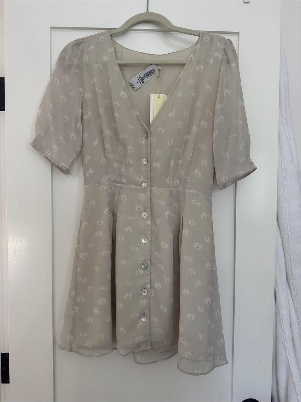 Wilfred Beige Floral Button-Front Mini Dress
